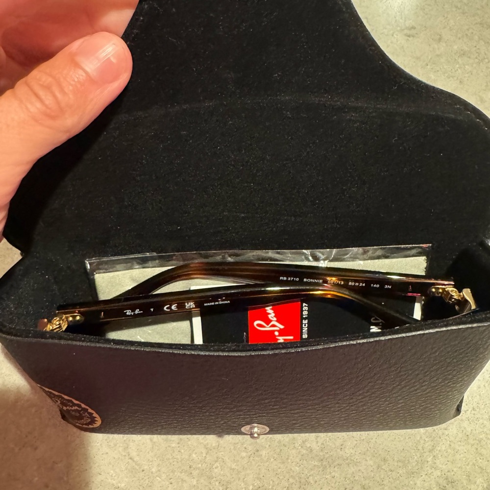Ray-Ban Tortoise Shell Sunglasses - Picture 7 of 7